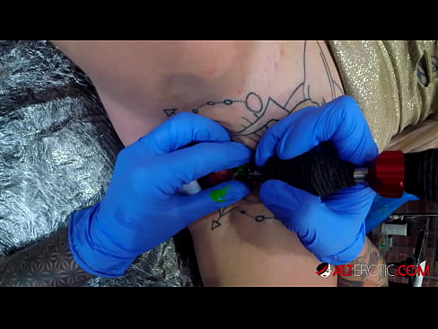 ❤️ Itin tatuiruota karšta Sully Savage gavo tatuiruotę ant savo klitorio ❌ Porno vk prie lt.sex-porntube.ru